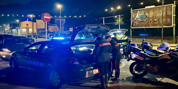 Napoli, Coroglio: controlli dei CC e della Municipale, 11 persone positive all\'alcool-test