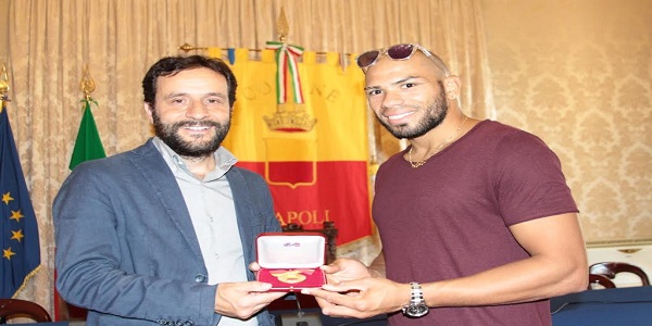 Napoli: l'Assessore Borriello ha ricevuto il pugile Valentino Manfredonia.