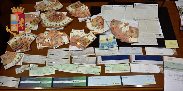 San Giuseppe Vesuviano: in casa oltre 35.000 euro in banconote false. Denunciato.