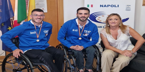 Napoli: l\'Ass. Ferrante ha consegnato le onorificenze agli atleti partenopei di Nuoto Paralimpico