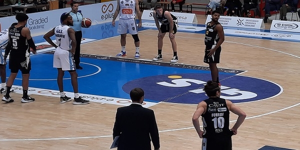 Gevi Napoli Basket-Dolomiti Energia Trentino 72-81,  Sacripanti: pagato il primo quarto giocato male