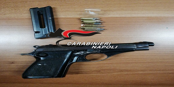 Nola: trovato in possesso di una pistola, arrestato dai Carabinieri