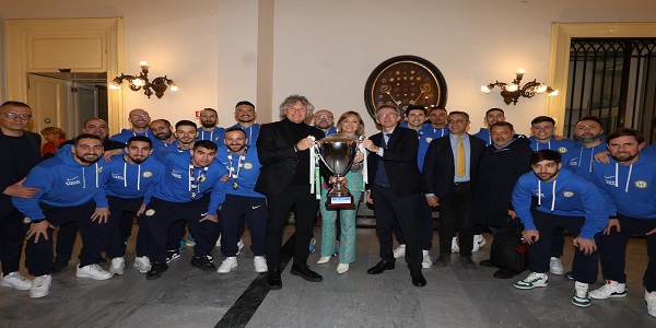 Il Sindaco e l’Ass. Ferrante premiano il Napoli Futsal, vincitore della Coppa Italia