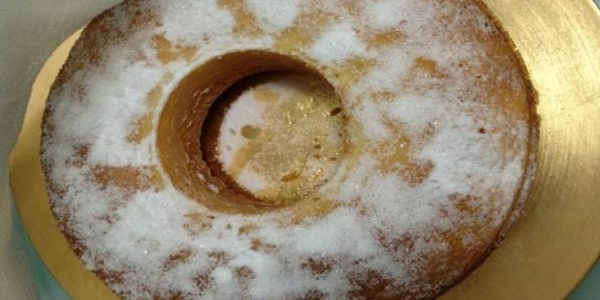 Il ciambellone della nonna: la dolcezza che scalda il cuore