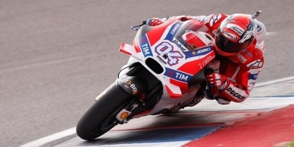 MotoGP Giappone: Dovizioso batte Marquez nel diluvio e si rilancia nel mondiale