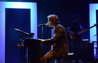 Musica: Grande successo per Bersani a Bagnoli