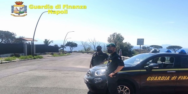 Napoli: controlli della GdF, 88 le sanzioni anticovid