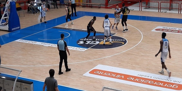 Gevi Napoli Basket - Reale Mutua Torino 67-73: azzurri sconfitti al PalaBarbuto