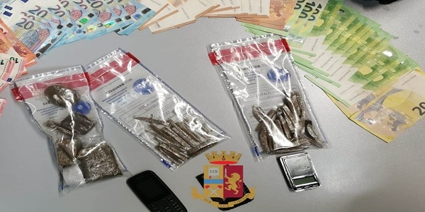 Napoli, Via Duomo: la polizia arresta uno spacciatore