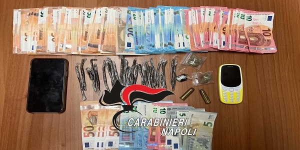 Sant’Anastasia: controlli dei Carabinieri, arrestato un pusher