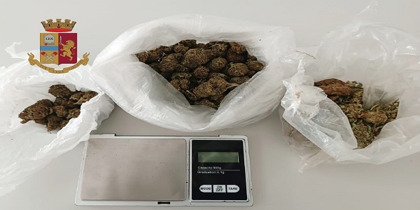 Sorrento: trovato in possesso di droga, arrestato dalla polizia
