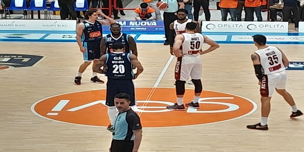 Gevi Napoli Basket-U.R. Venezia 91-93: azzurri sconfitti sulla sirena dopo una bella prestazione