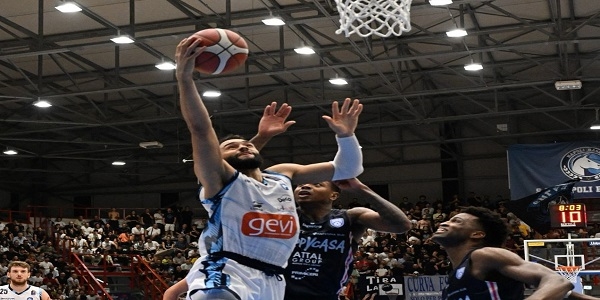 Generazione Vincente Napoli Basket - Happy Casa Brindisi 90-71