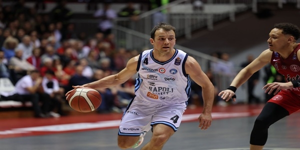 Semaforo rosso per il Napoli Basket che cede a Trieste per 109 - 82