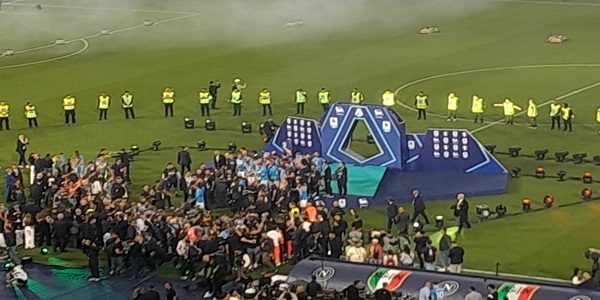 Napoli: è qui la festa, gli azzurri conquistano il loro 4° scudetto