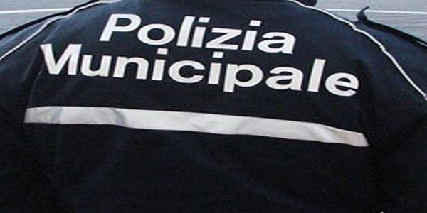 Napoli, Piazza Garibaldi: operazione della municipale