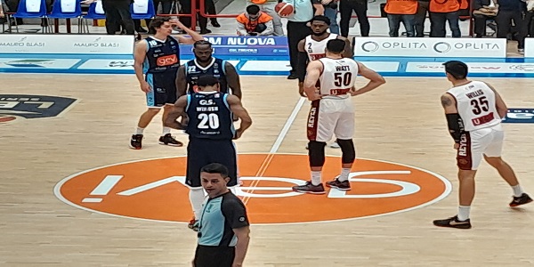Gevi Napoli Basket-U.R. Venezia 91-93: azzurri sconfitti sulla sirena dopo una bella prestazione