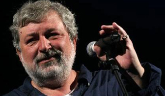 Musica: Francesco Guccini e la laurea ad honorem.