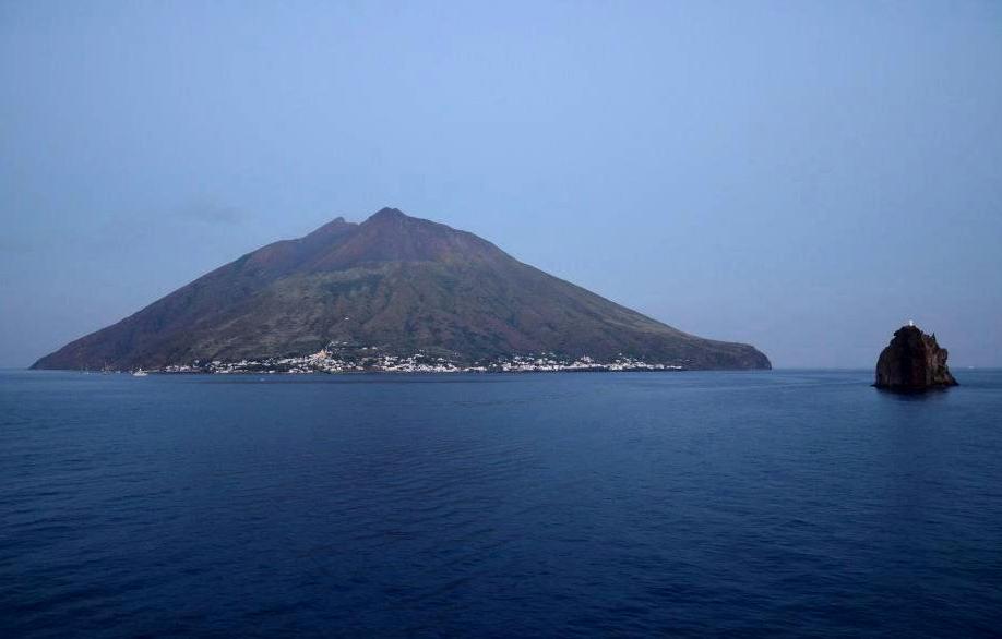 Stromboli: Una perla nel Mediterraneo