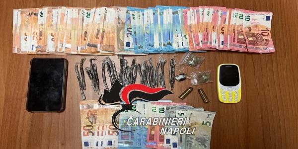 Sant’Anastasia: controlli dei Carabinieri, arrestato un pusher