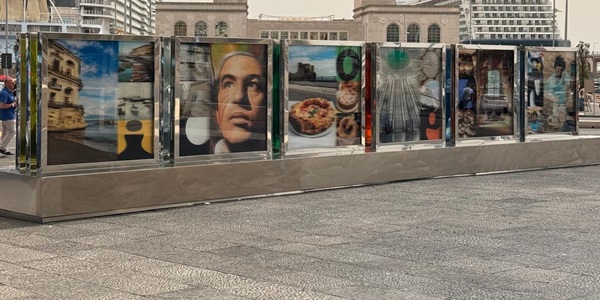 Inaugurato il nuovo brand del Comune di Napoli in Piazza Municipio