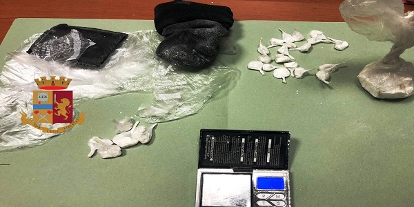 Caivano: madre e figlio arrestati per detenzione e spaccio di stupefacenti