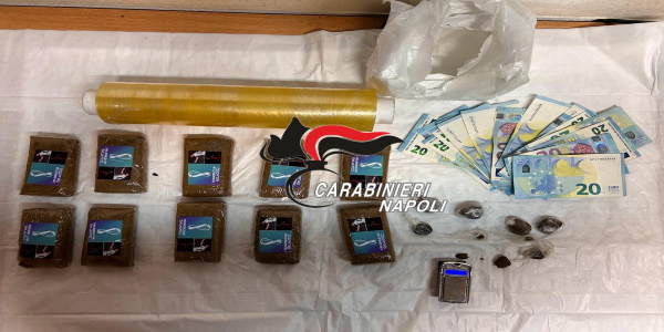 Forio d\'Ischia: i CC arrestano un 18enne per possesso di hashish
