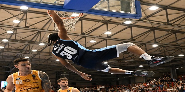 Gevi Napoli Basket-C. P. Pesaro 98-87, Pancotto: Partita di altissimo livello