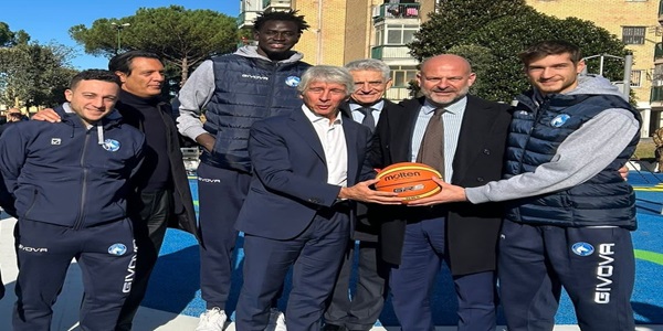 Caivano: la GeviNapoli basket all\'inaugurazione del playground al Parco Verde