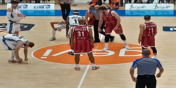 La Gevi Napoli Basket schianta l\'Olimpia Milano. Grande prova di squadra