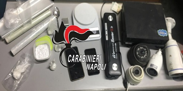 Giugliano in Campania: i CC arrestano un pusher. Sequestrati 50 grammi di cocaina