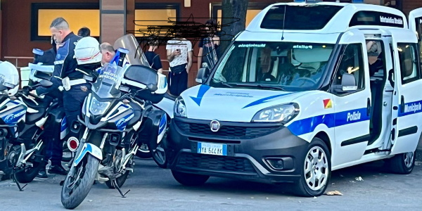 Napoli: controlli e sanzioni della Polizia Locale per una \'movida\' tranquilla