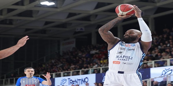 NAPOLI LOTTA FINO ALLA FINE MA CEDE NEL FINALE ALLA CAPOLISTA TRENTO