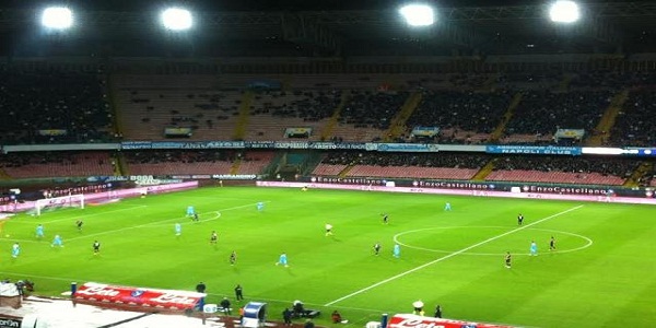 Mercato Napoli: tanti i rumors, ma la campagna acquisti/cessioni non decolla.