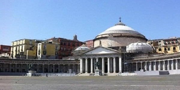 VENERDI PIANO CITY NAPOLI 2015, 21 PIANOFORTI A PIAZZA DEL PLEBISCITO.