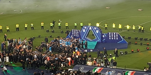Napoli: è qui la festa, gli azzurri conquistano il loro 4° scudetto