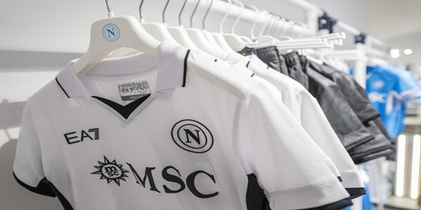 Apre il Flagship Store SSC Napoli in Piazza San Domenico