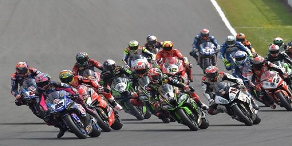 Superbike show in Australia: vincono Ratzatlioglu, Rea e Lowes. Locatelli domina la Supersport