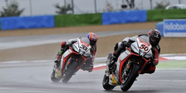 Gp Australia Superbike: Clamorosa doppietta Melandri-Ducati, ma è caos gomme