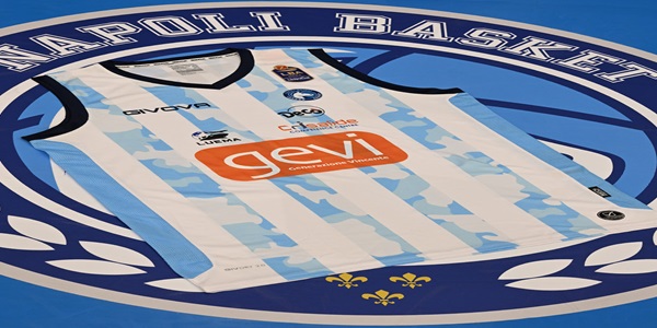 La terza maglia del Napoli Basket: omaggio all\'Argentina ed a Maradona